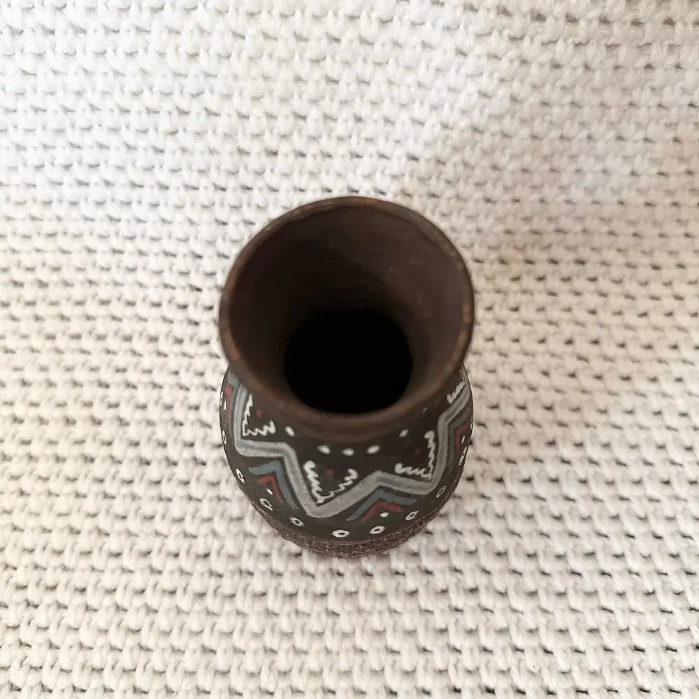 Vintage Brown Clay Primitive Hand Painted Tribal Miniature Unmarked Vase 5" Tall - Picture 3 of 4